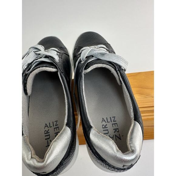 Naturalizer Women's Astara, Black Leather Sneaker, Size 8.5 - Picture 3 of 14